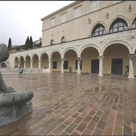 בית הארחה Sea View 3*